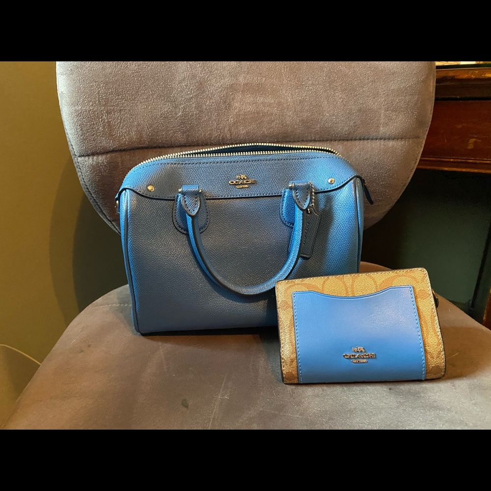 Coach purse and matching wallet